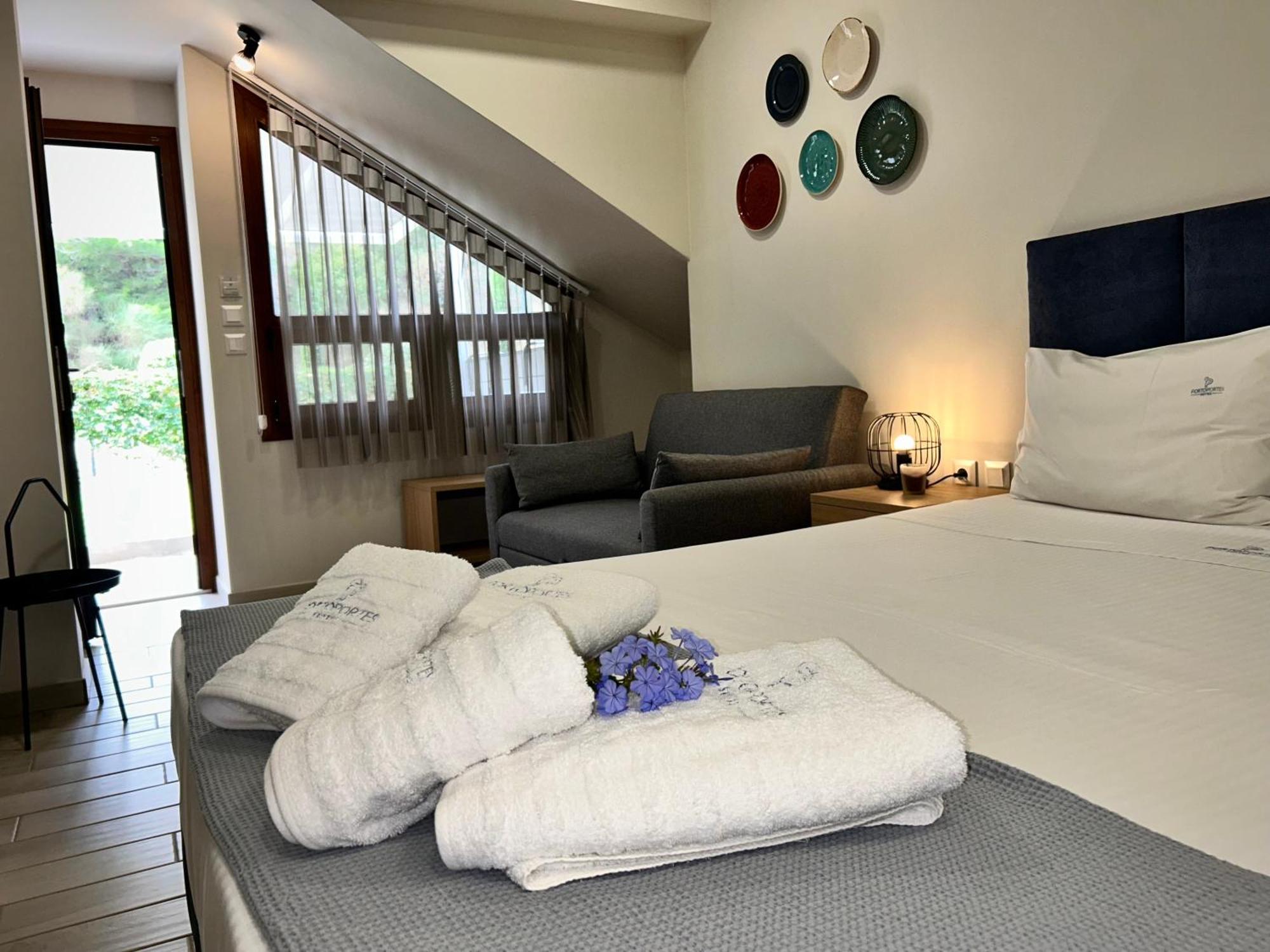 Porto Portes Suites Неа Потидея Екстериор снимка